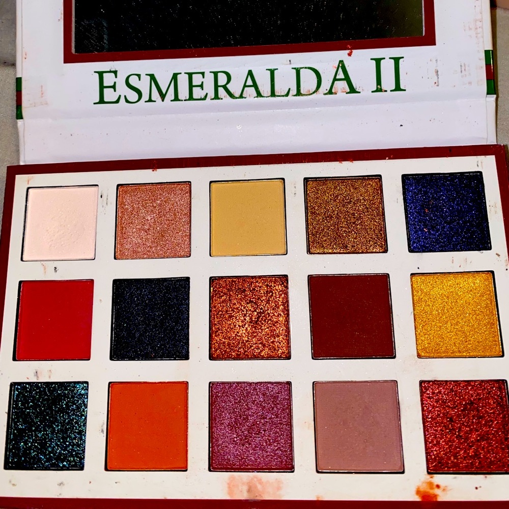 Bundle of makeup palettes lightly or never used